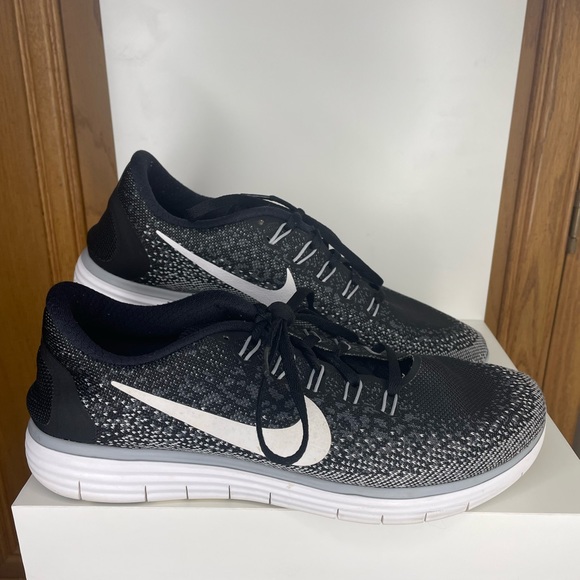 Nike Shoes - Nike Free Rn Distance - Womens Sport Shoes 9 - Black/White